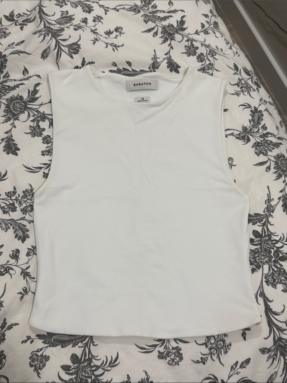 Babaton White Sleeveless Crewneck Tank